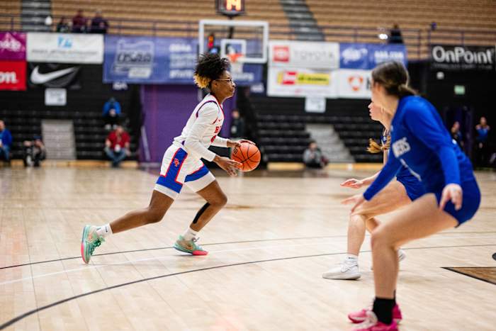 Benson Grants Pass 6A Oregon girls basketball quarterfinal 2024 Naji Saker -68
